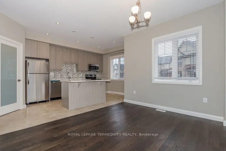 7 EGLESTON Lane