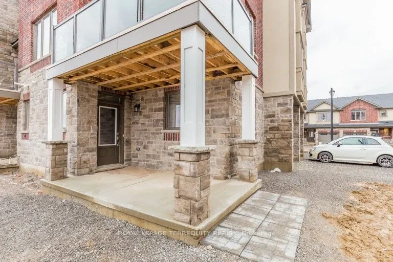 7 EGLESTON Lane