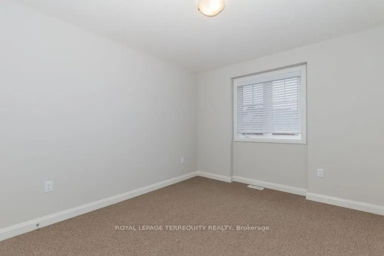 7 EGLESTON Lane