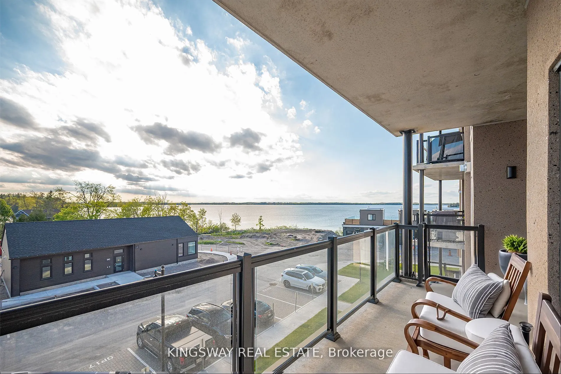 19B West Street N #303