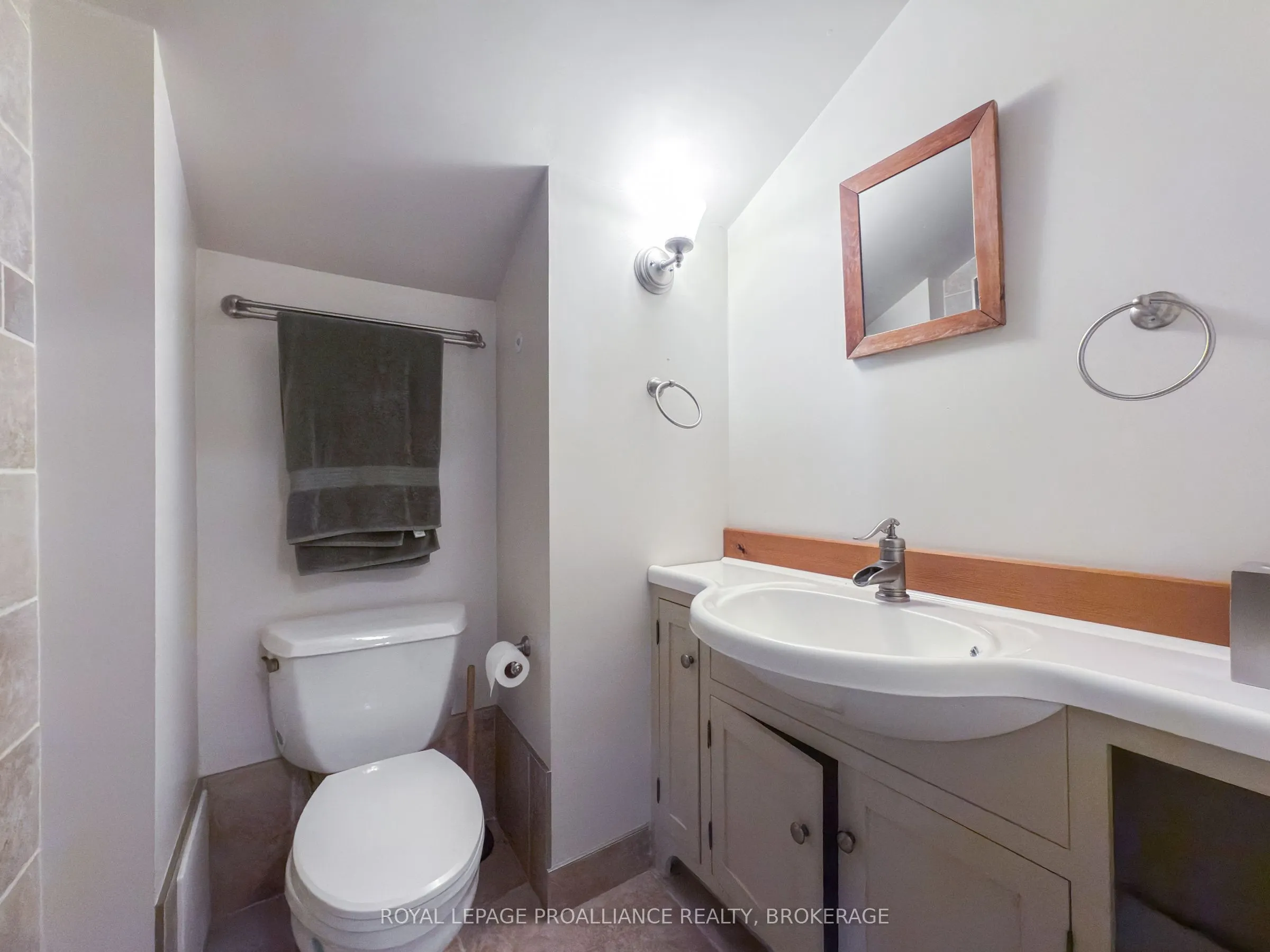 46 Concession Street S