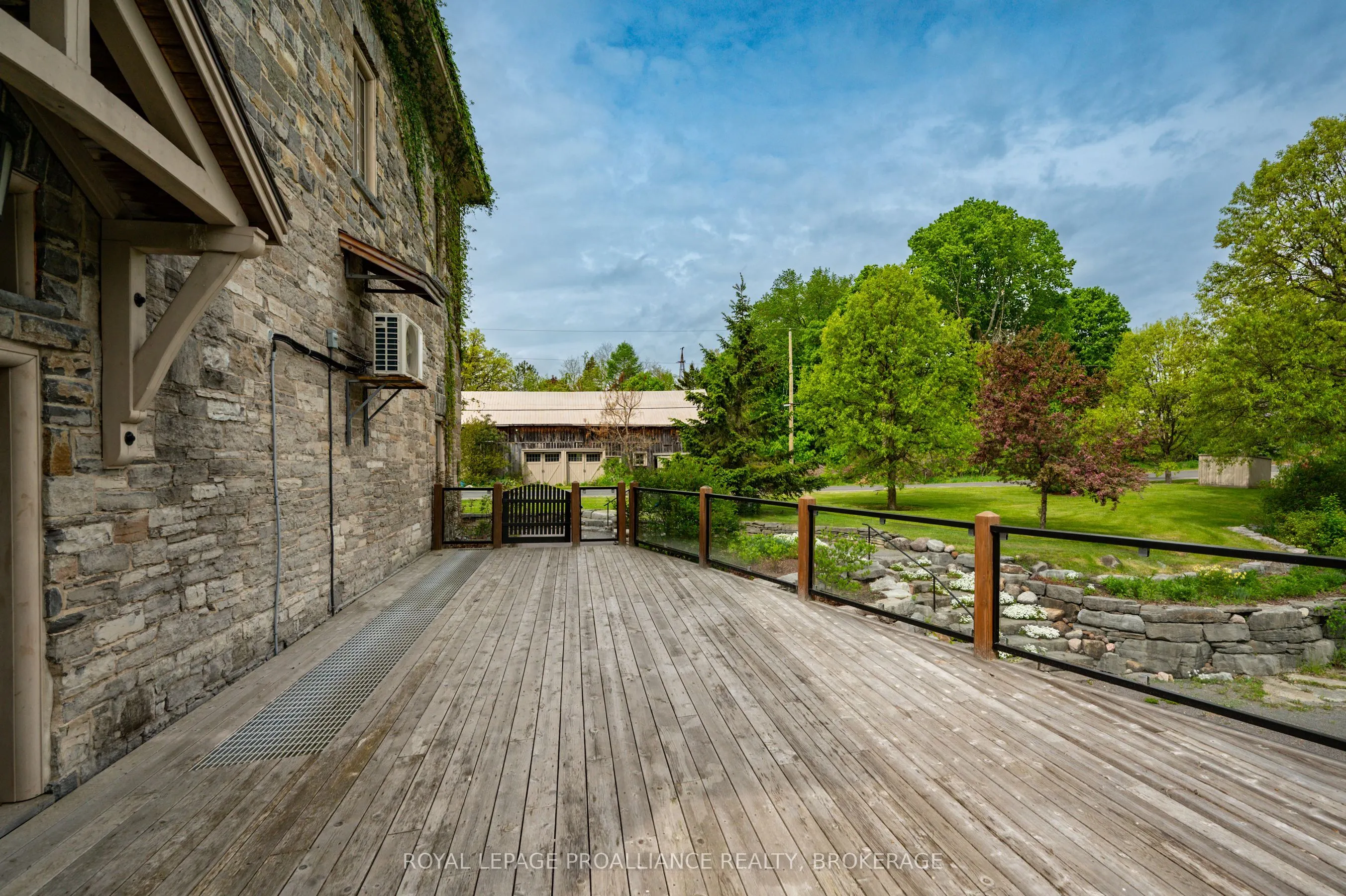 46 Concession Street S