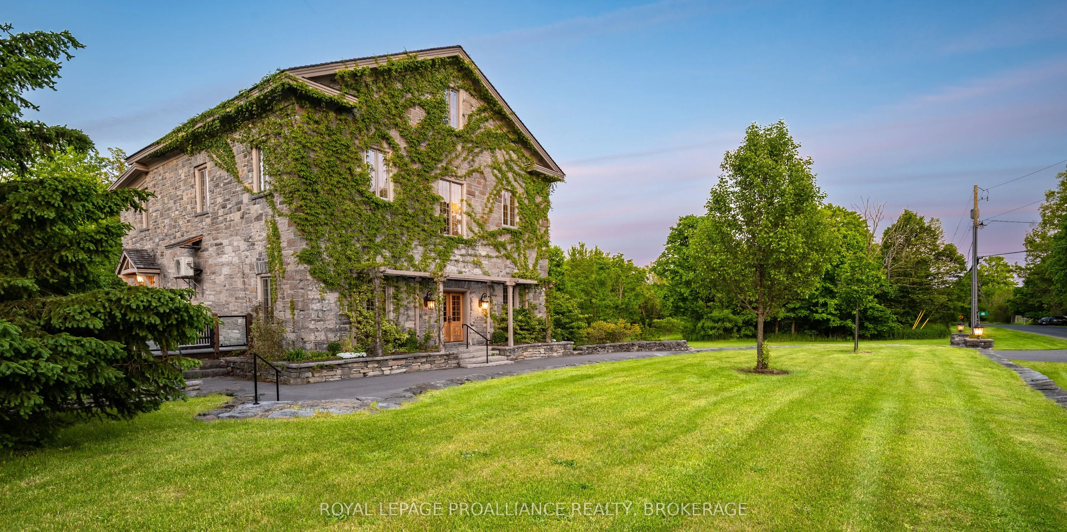 46 Concession Street S