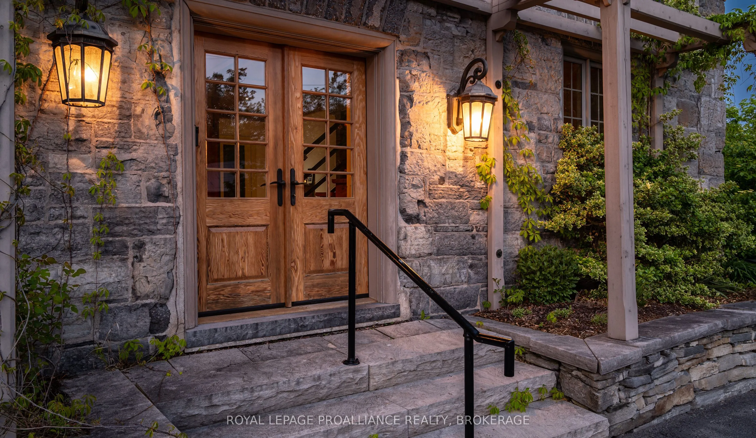 46 Concession Street S