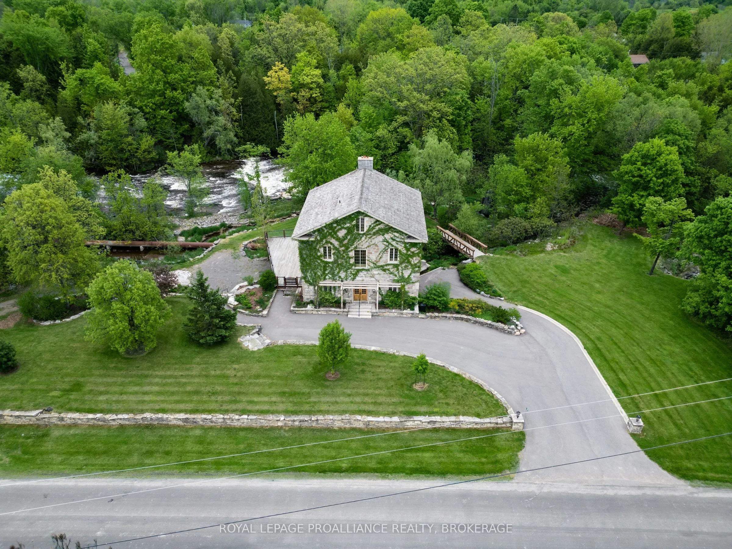 46 Concession Street S