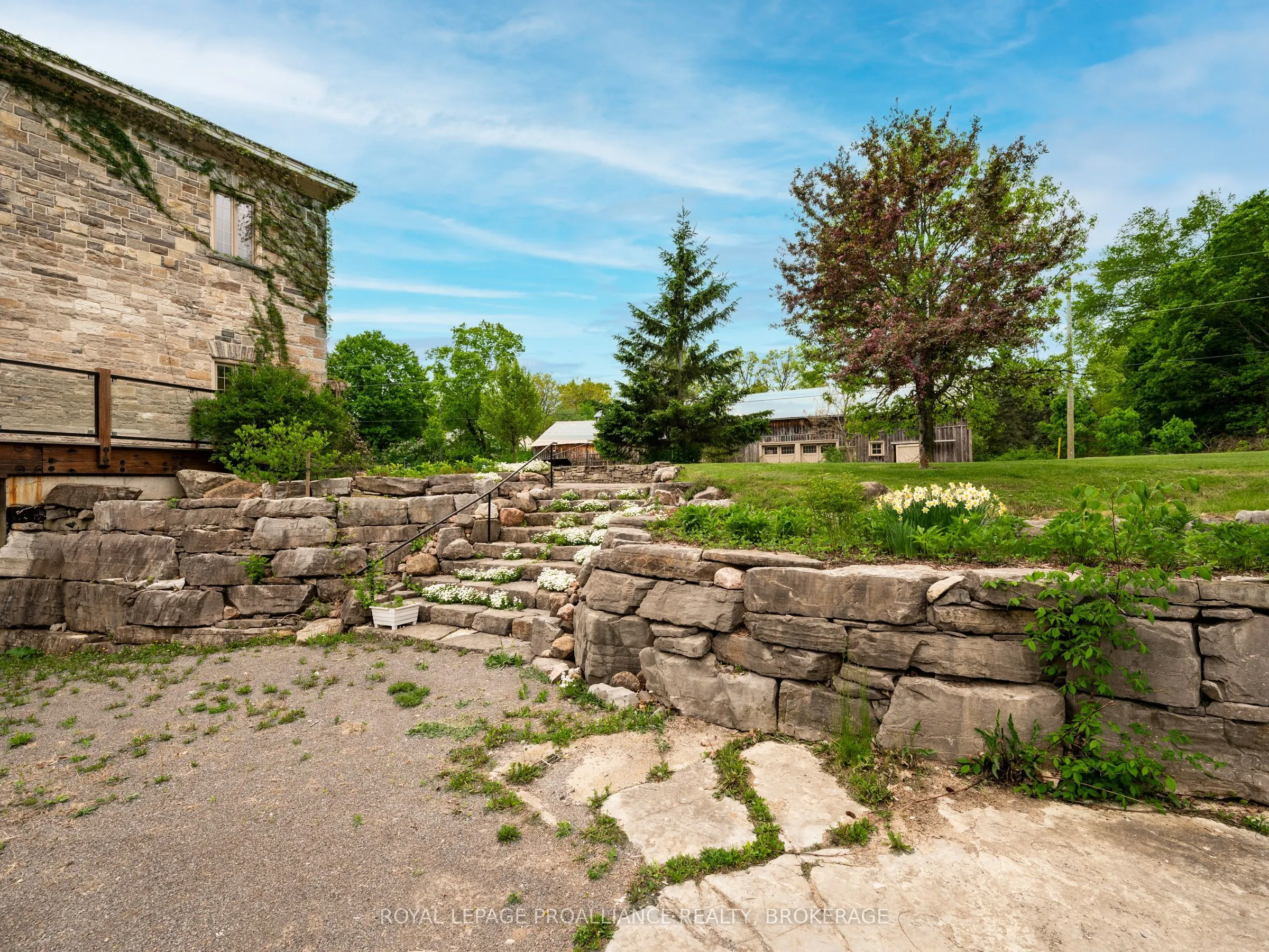 46 Concession Street S
