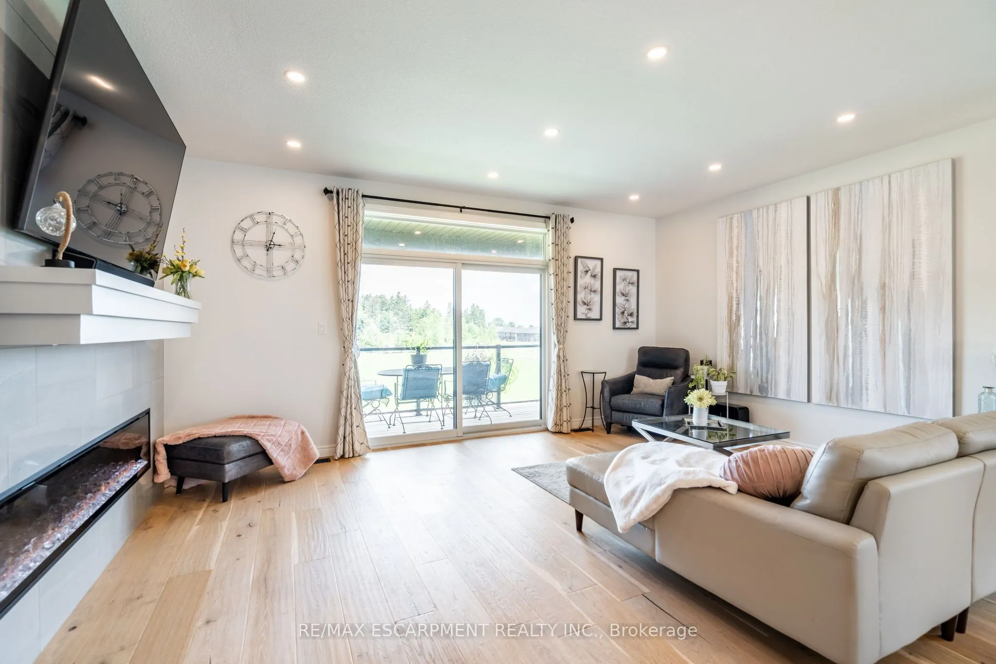 16 Whiting Drive