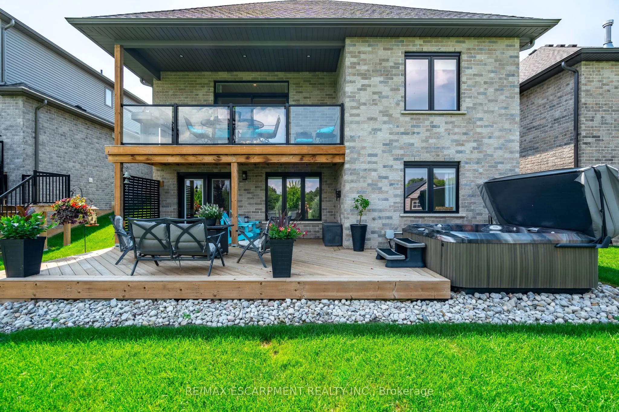 16 Whiting Drive