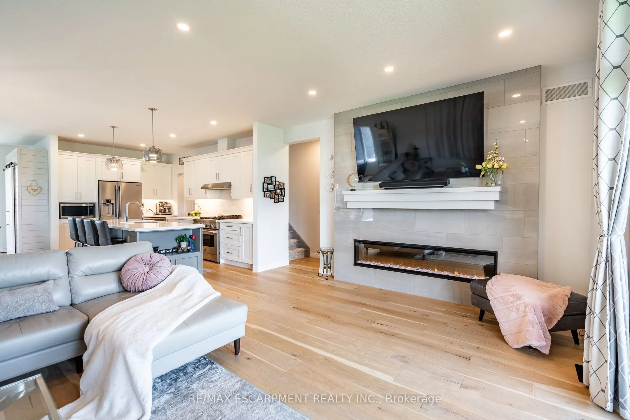 16 Whiting Drive
