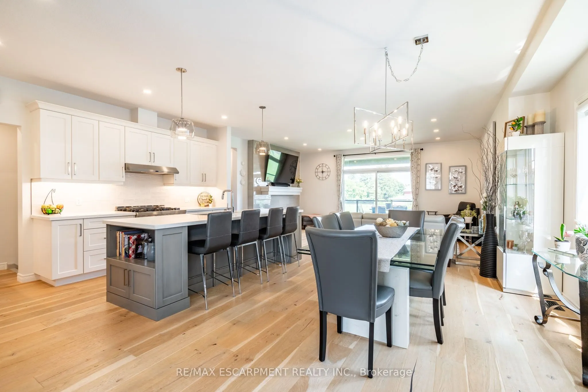 16 Whiting Drive