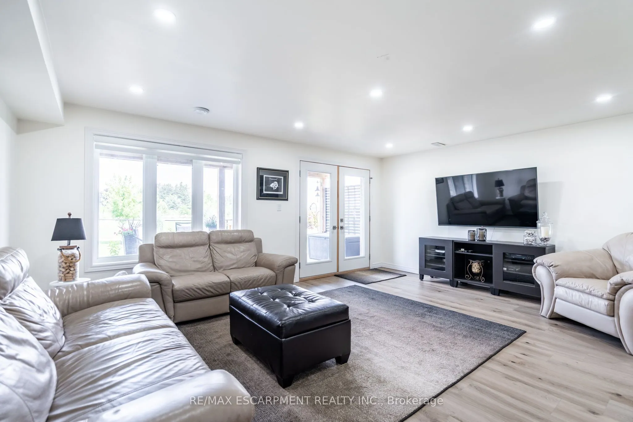 16 Whiting Drive