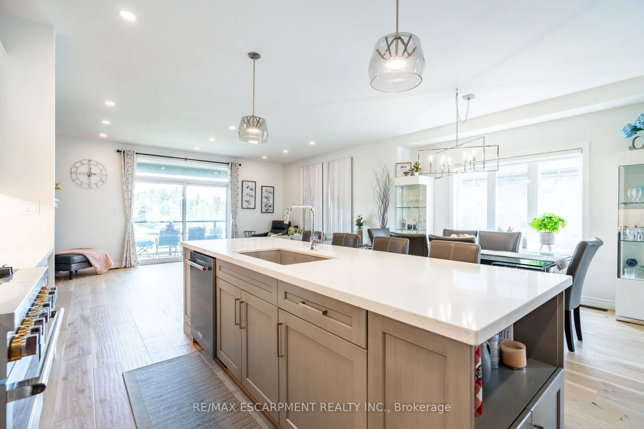 16 Whiting Drive