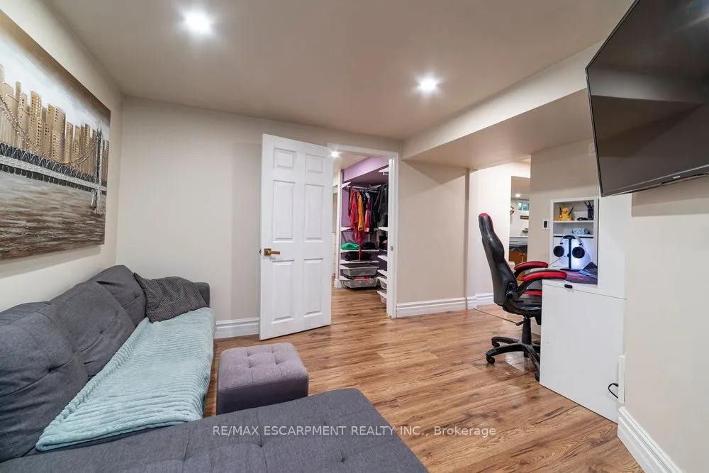 9 Bing Crescent