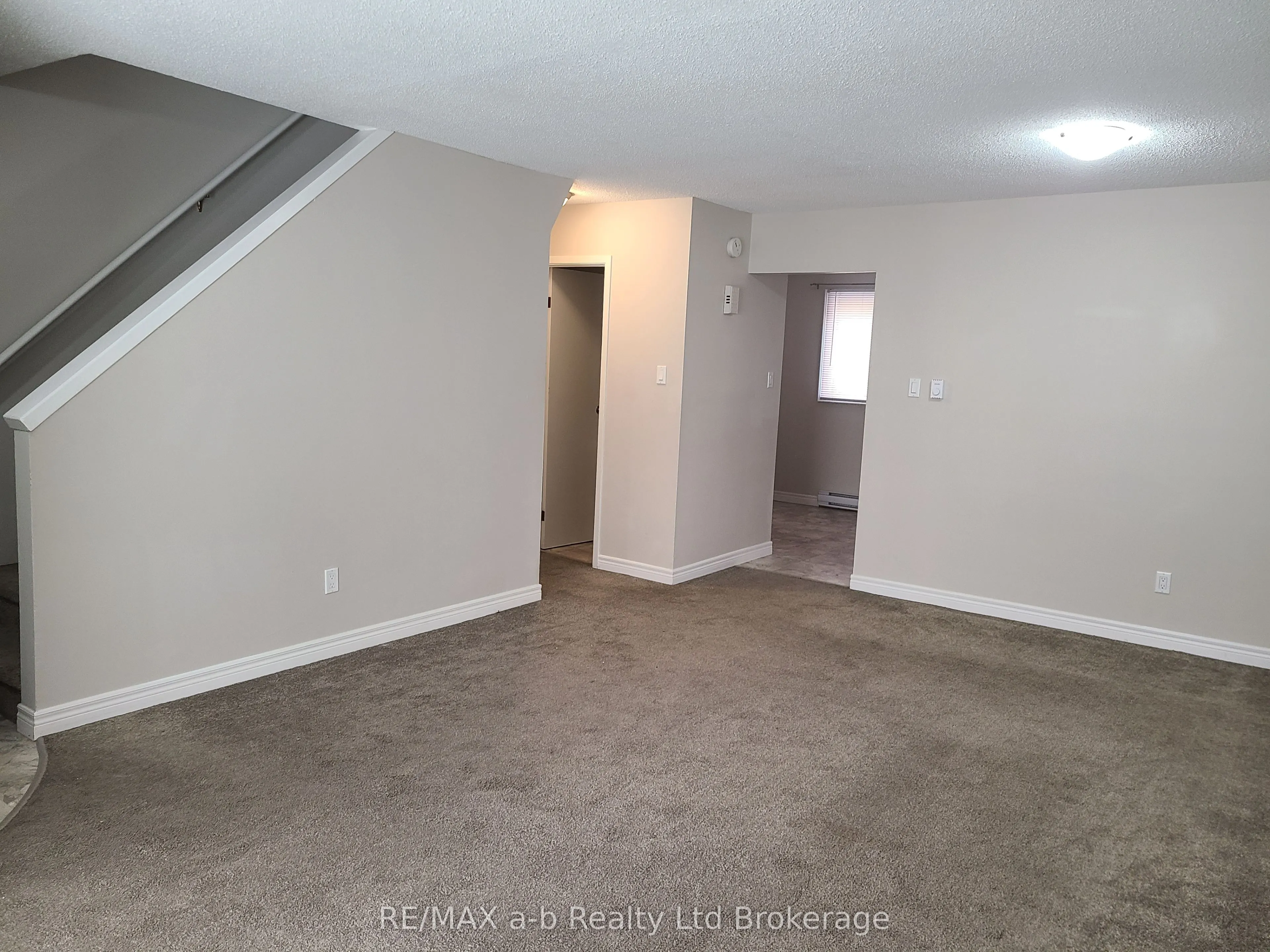 392 SPRINGBANK Avenue, #4