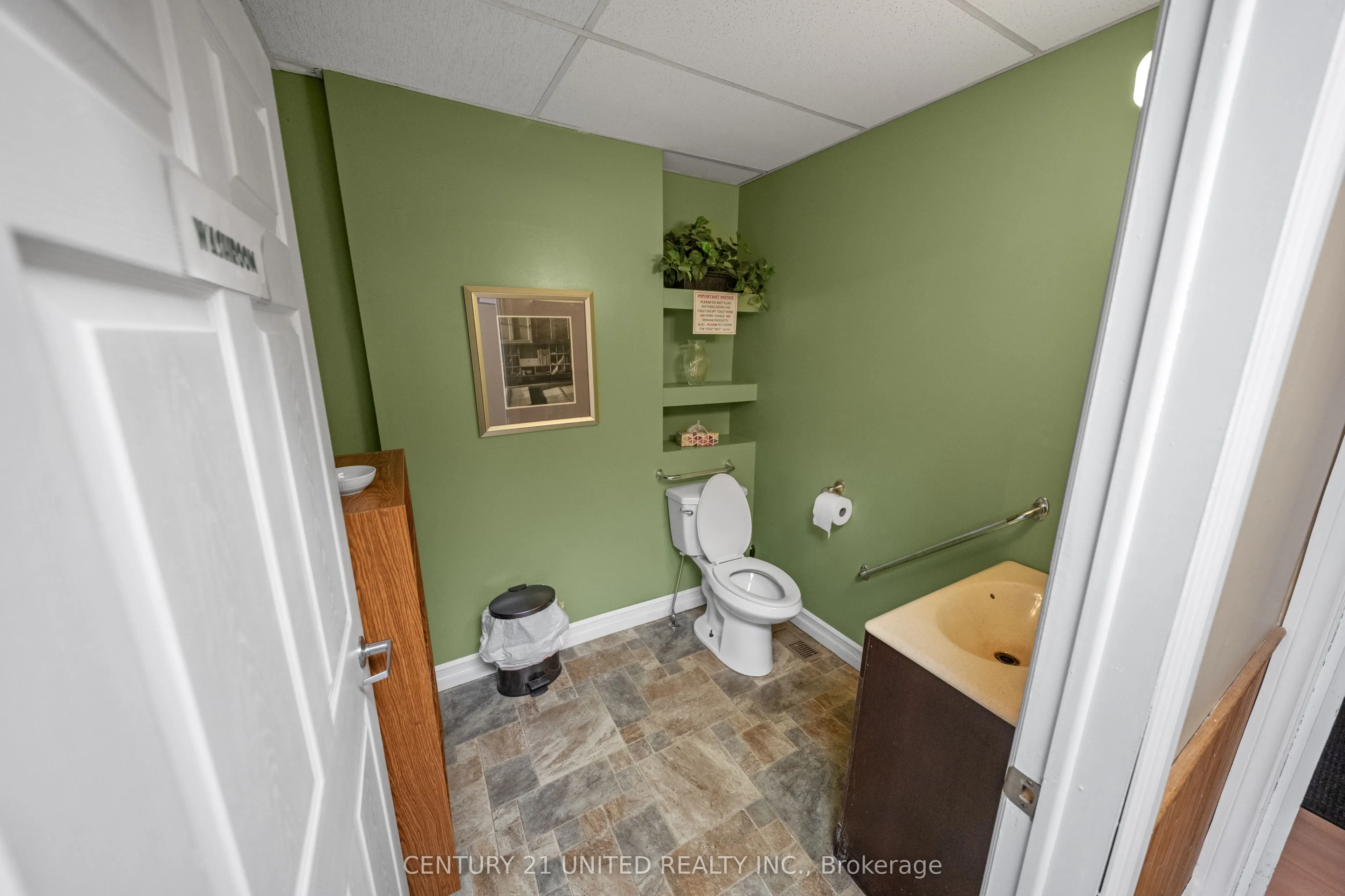 283 George Street N