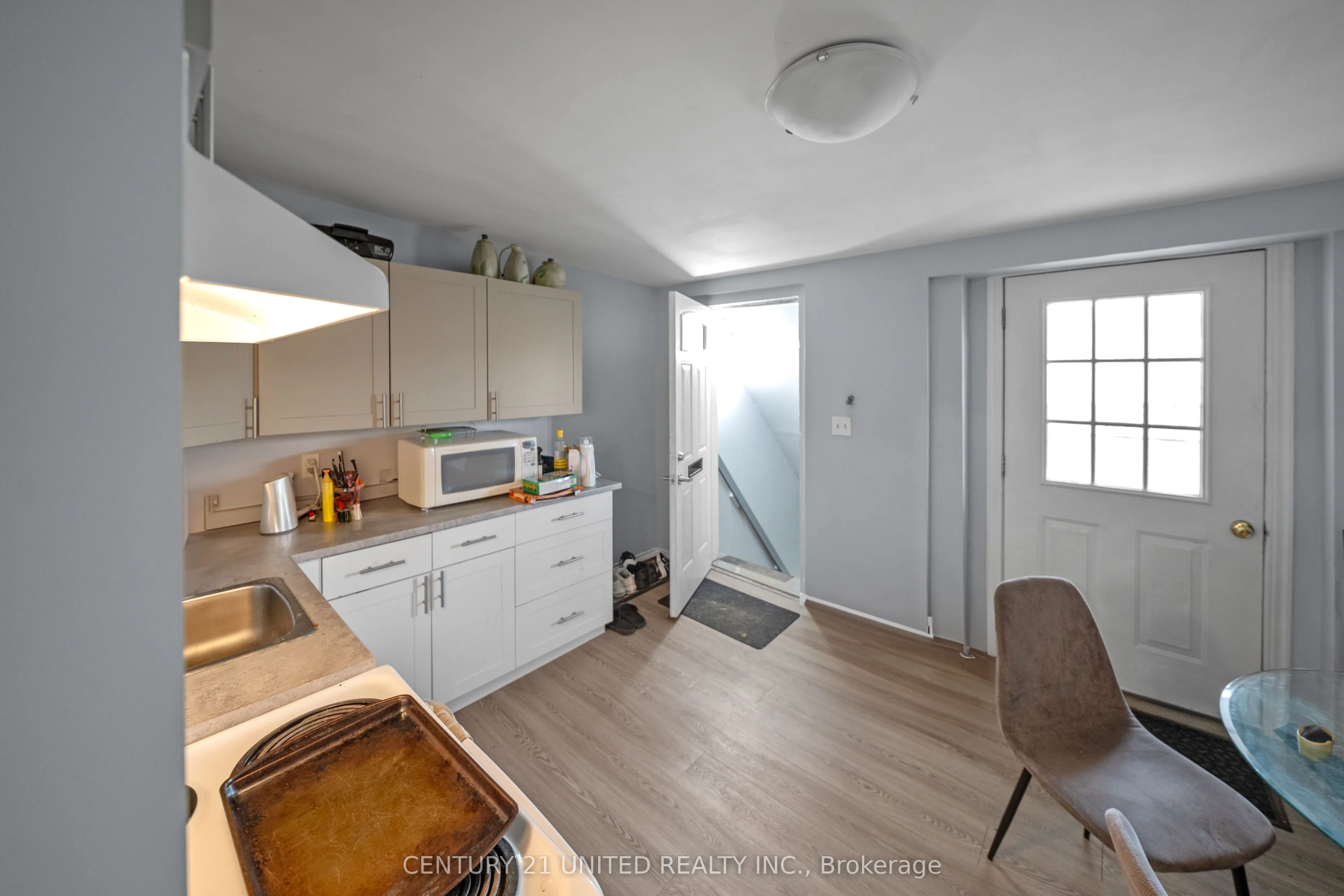 283 George Street N