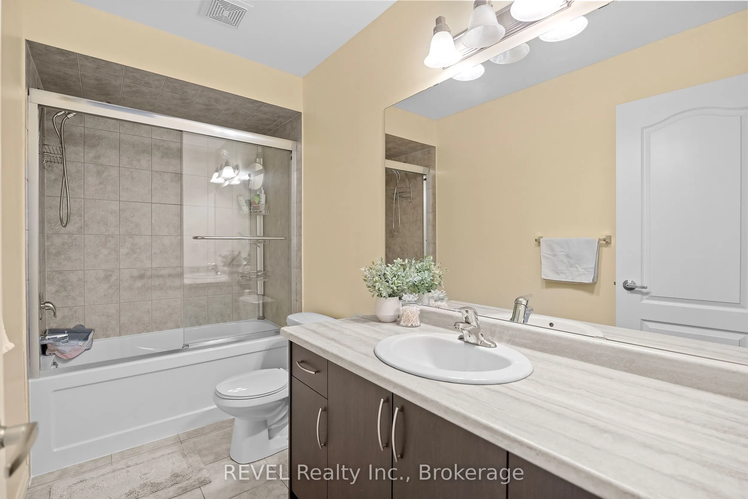380 Lake Street, #17