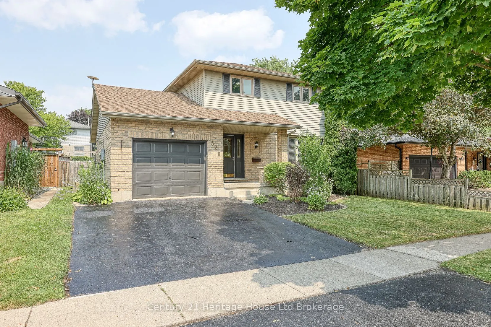 528 Springbank Avenue N