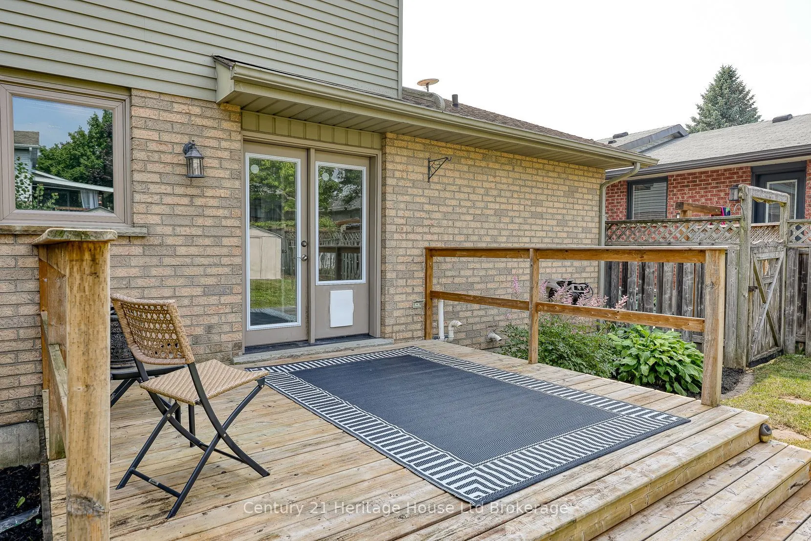 528 Springbank Avenue N
