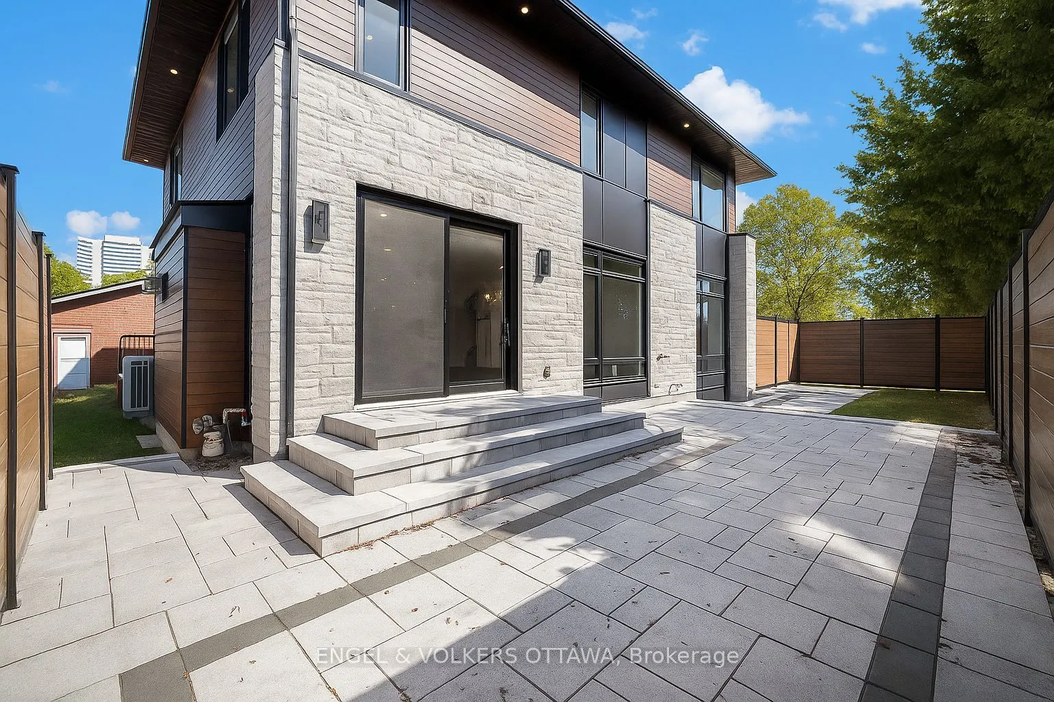 888 Melwood Avenue