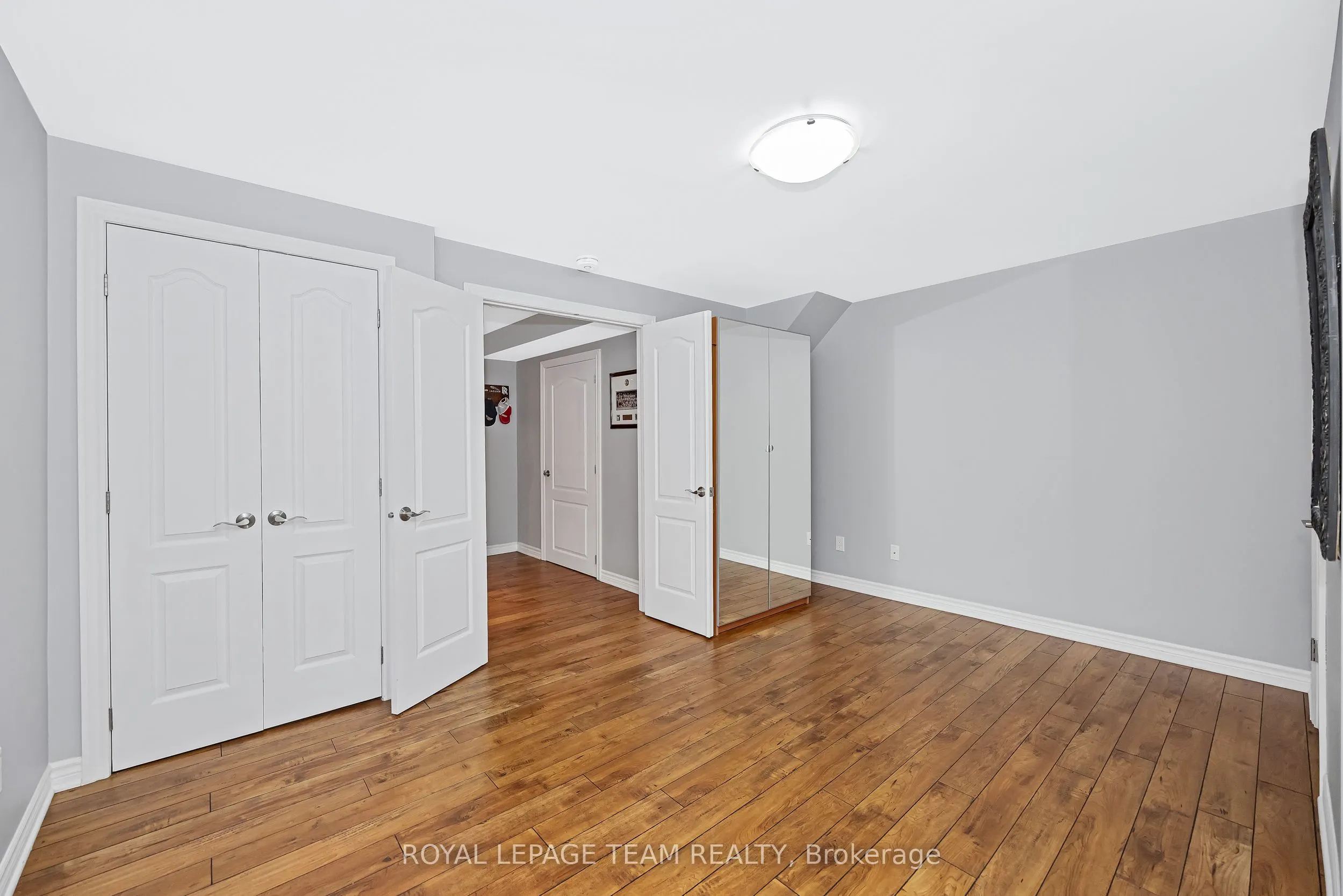 51 Bridle Crest Court