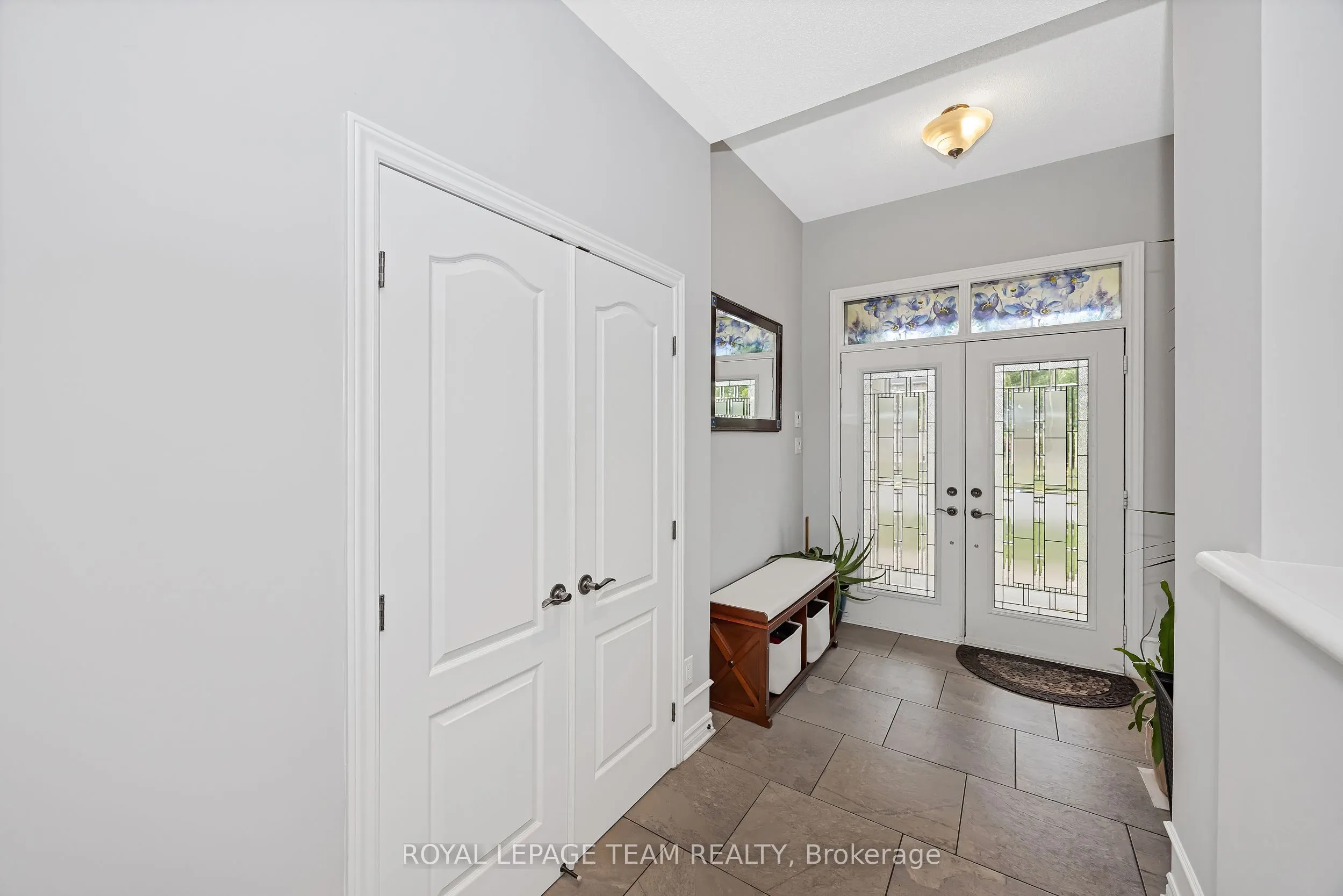 51 Bridle Crest Court