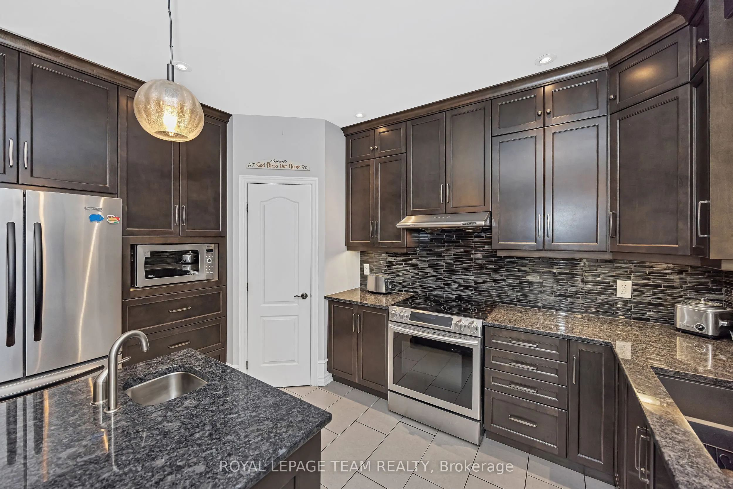 51 Bridle Crest Court