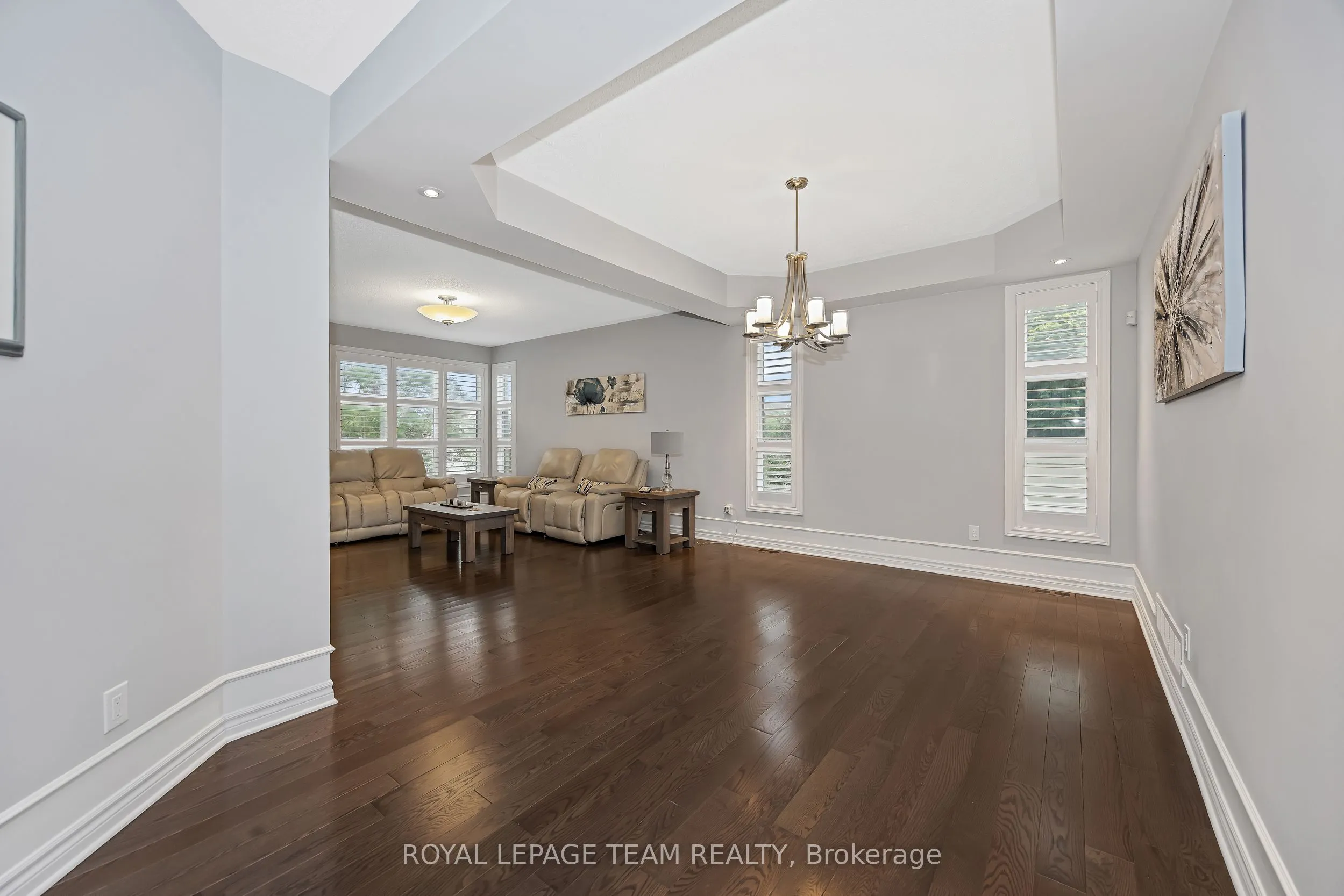 51 Bridle Crest Court