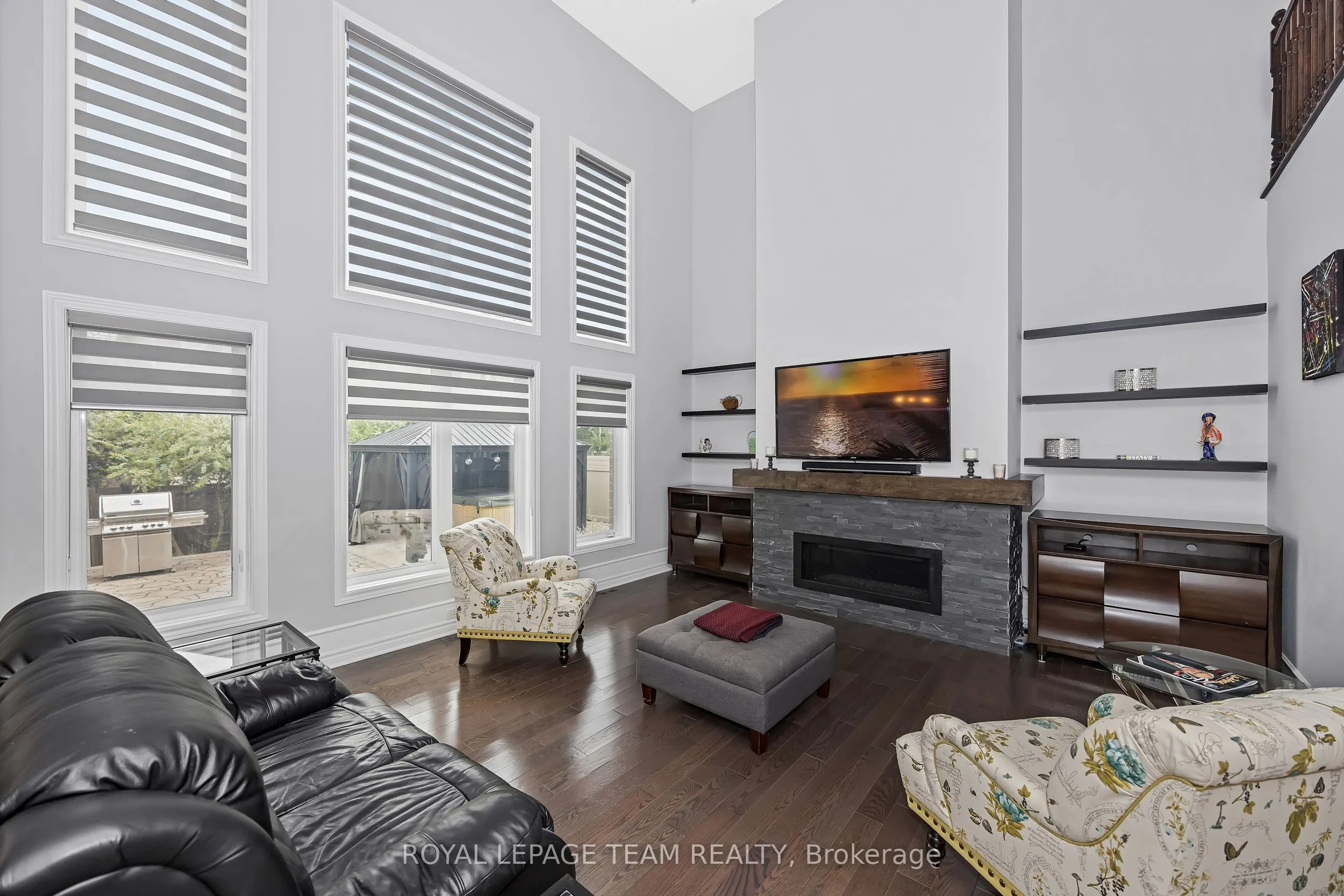 51 Bridle Crest Court