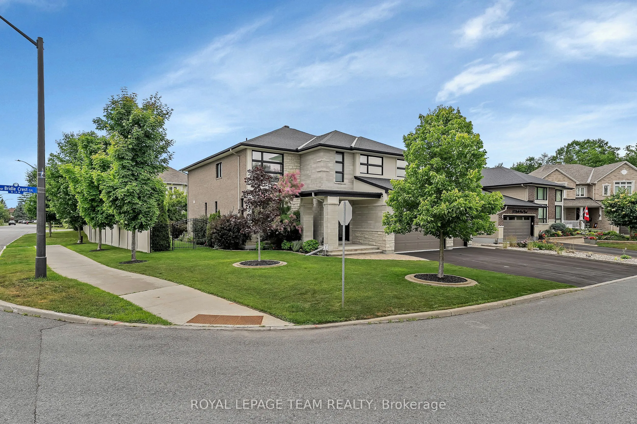 51 Bridle Crest Court