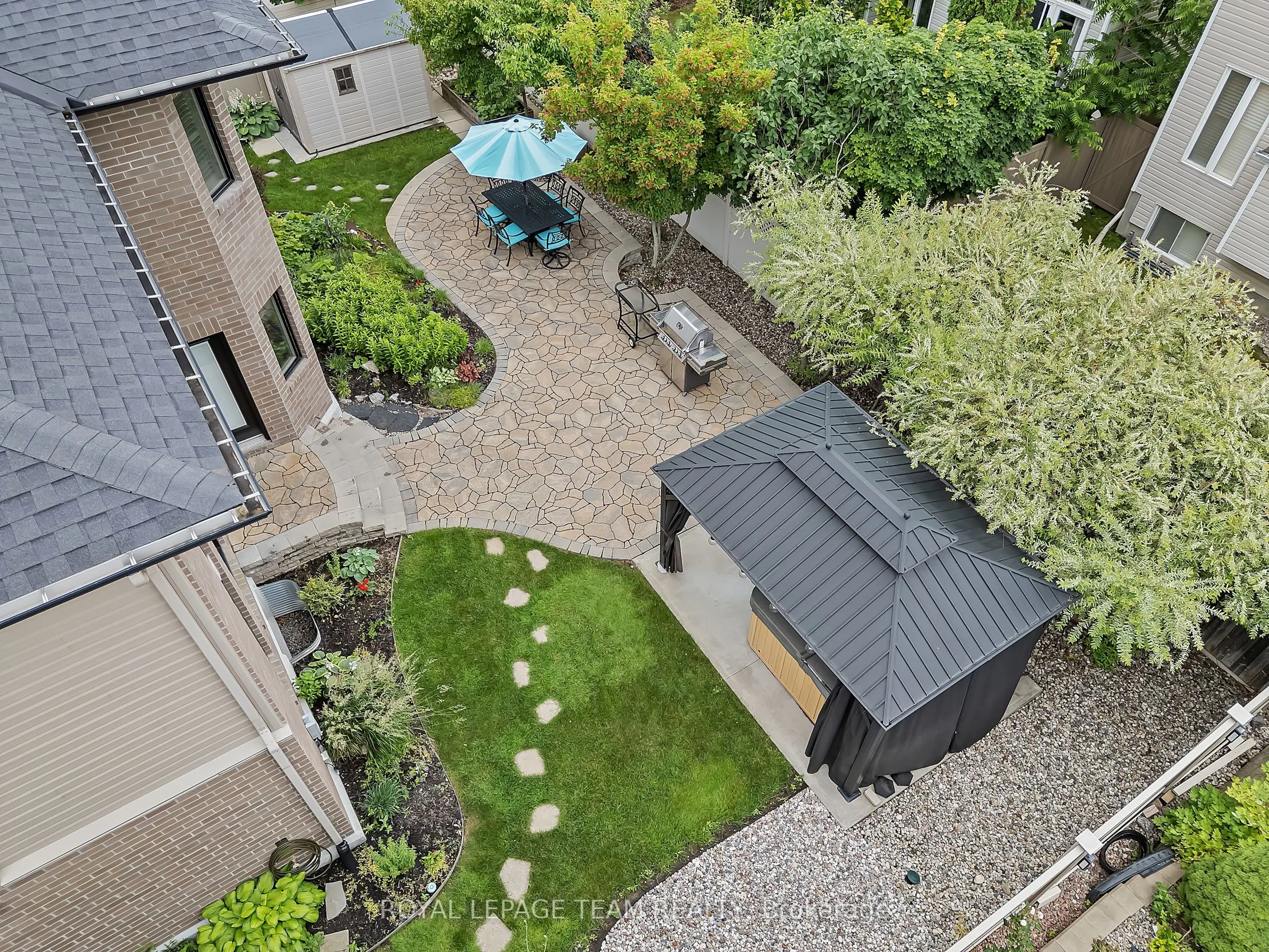 51 Bridle Crest Court