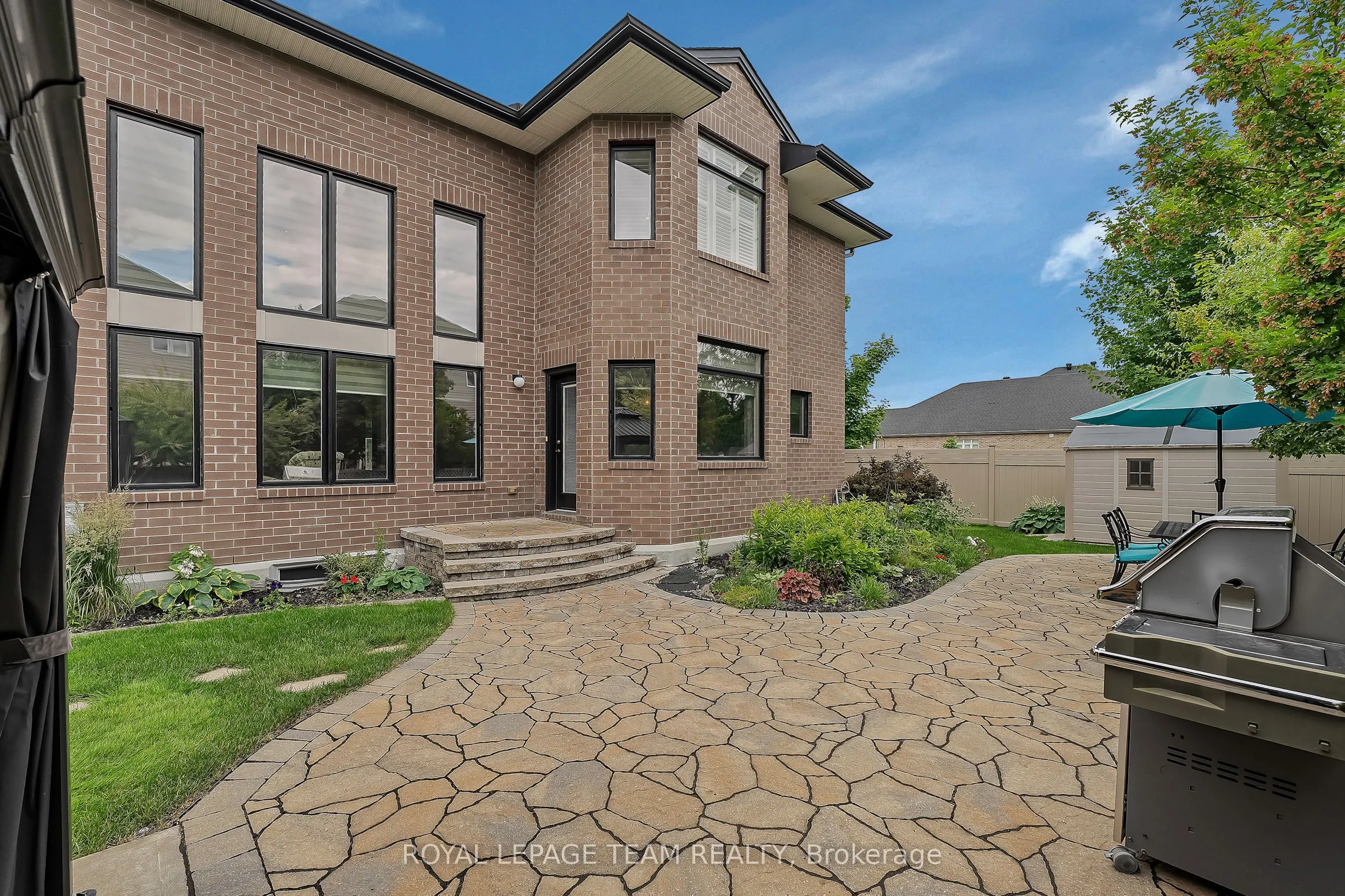 51 Bridle Crest Court