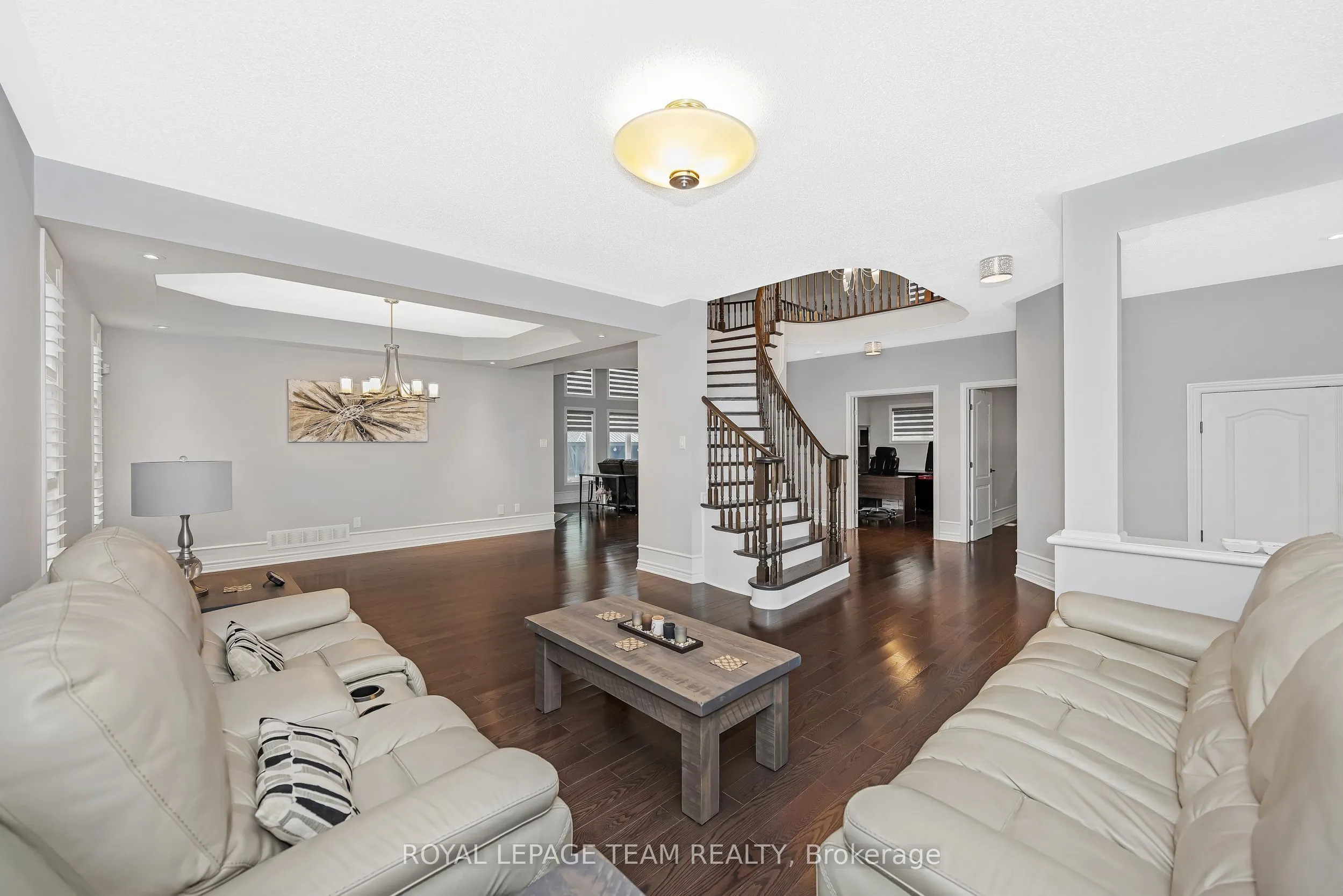 51 Bridle Crest Court