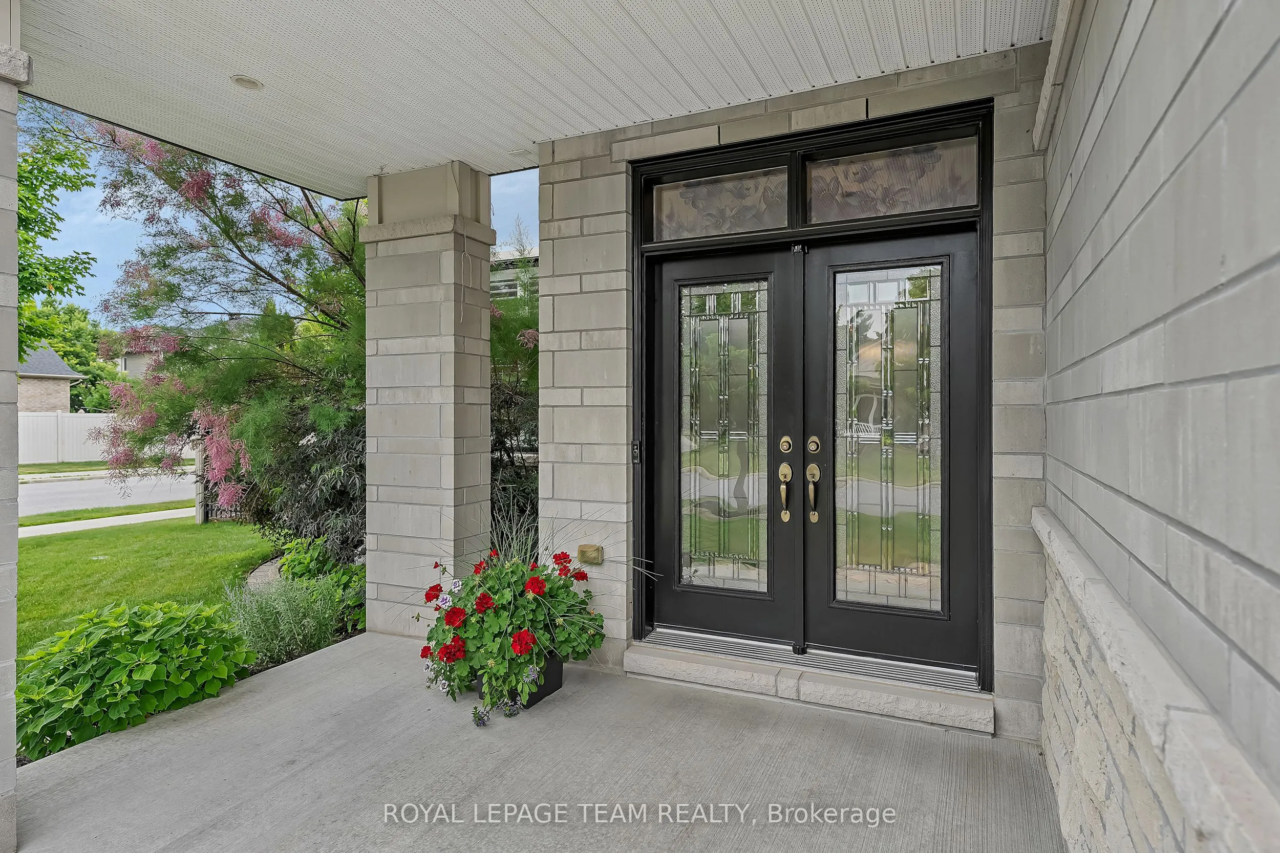 51 Bridle Crest Court