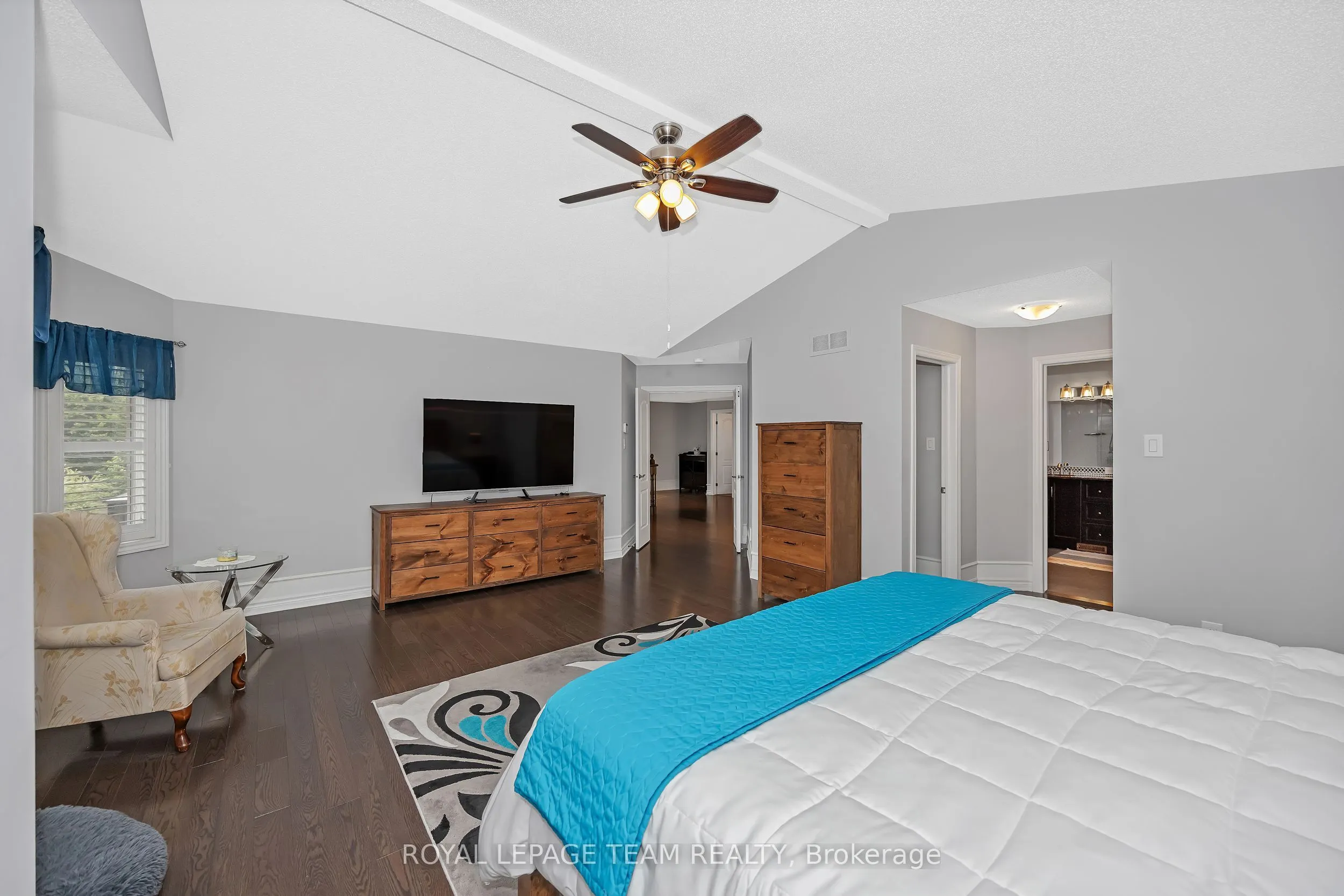 51 Bridle Crest Court