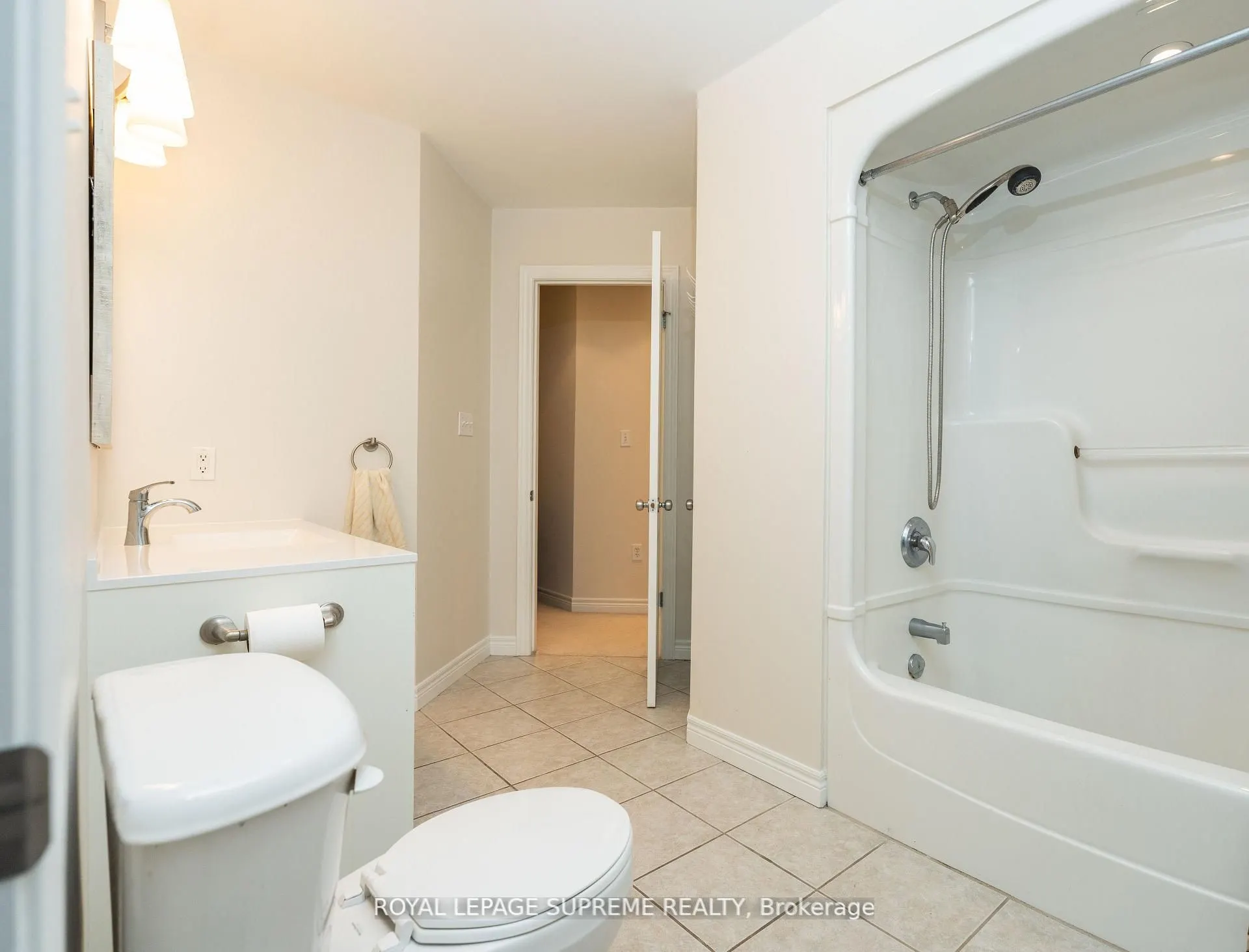 31 1/2 Thorold Road