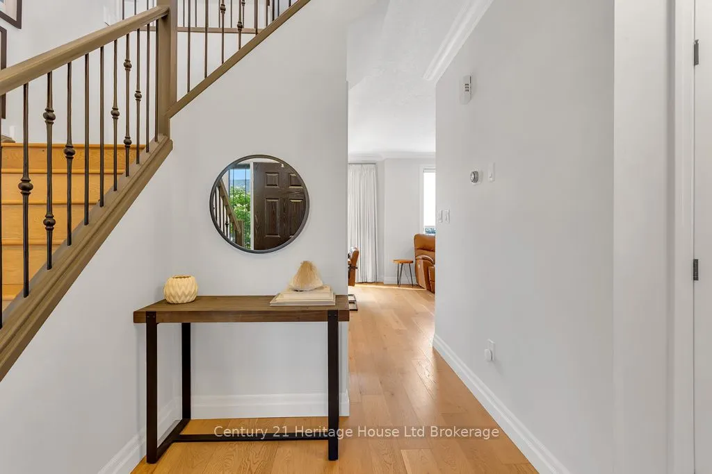 12 Oliver Crescent