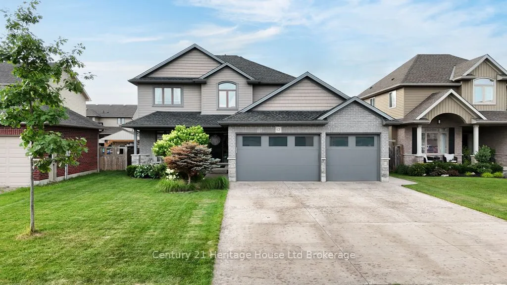 12 Oliver Crescent