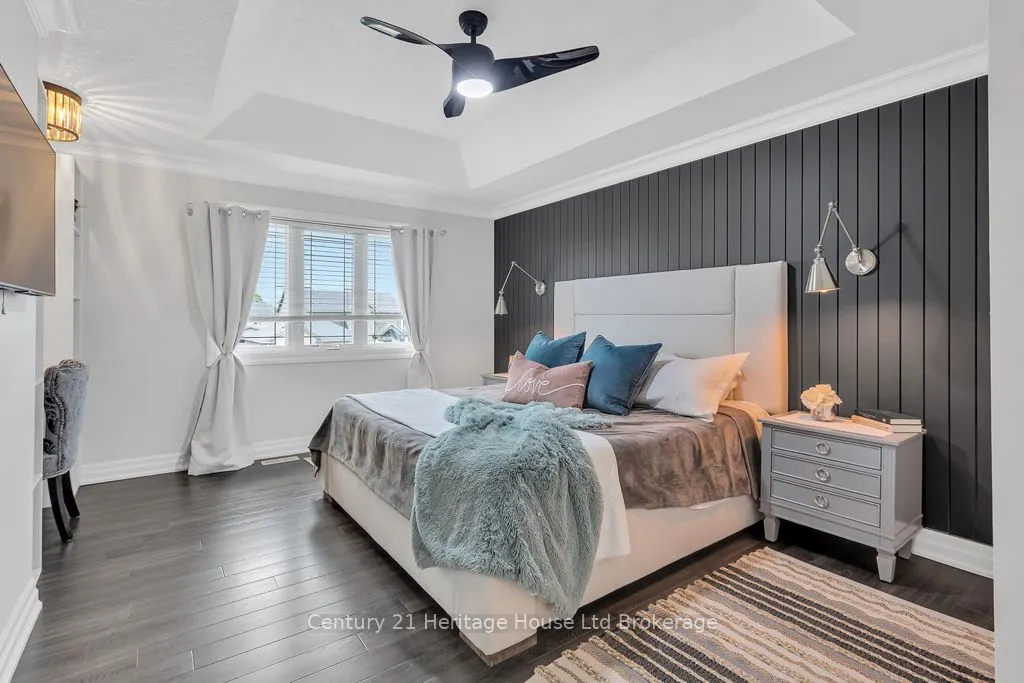 12 Oliver Crescent