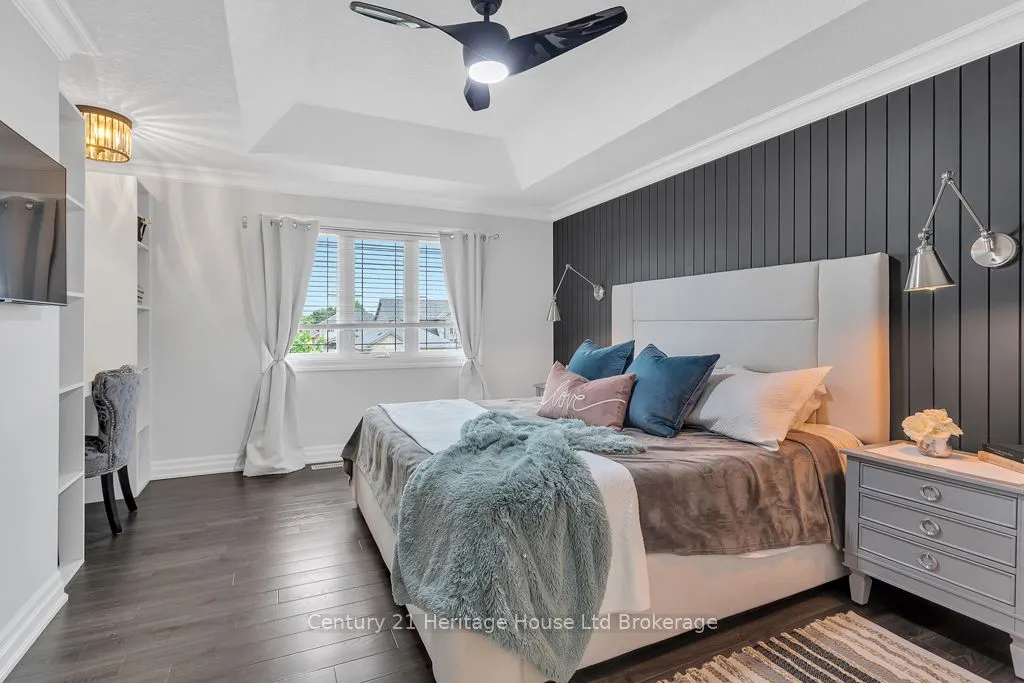 12 Oliver Crescent