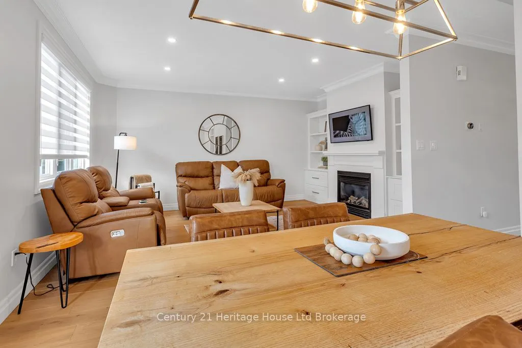 12 Oliver Crescent