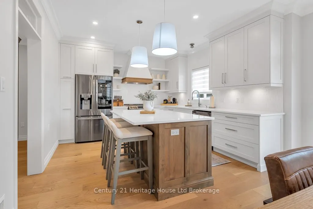 12 Oliver Crescent