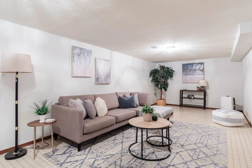 87 Strawberry Drive