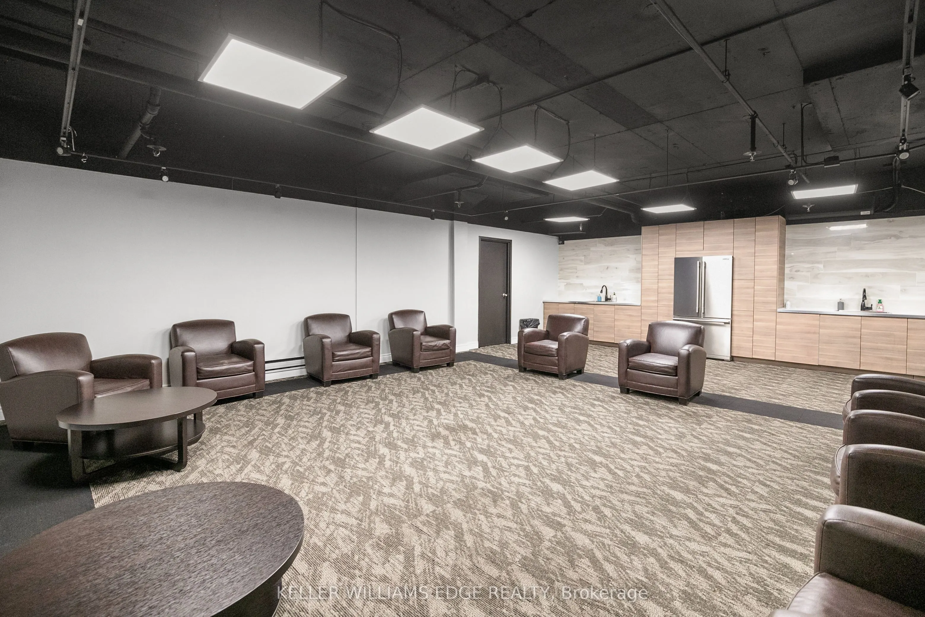 150 Charlton Avenue E, #2206
