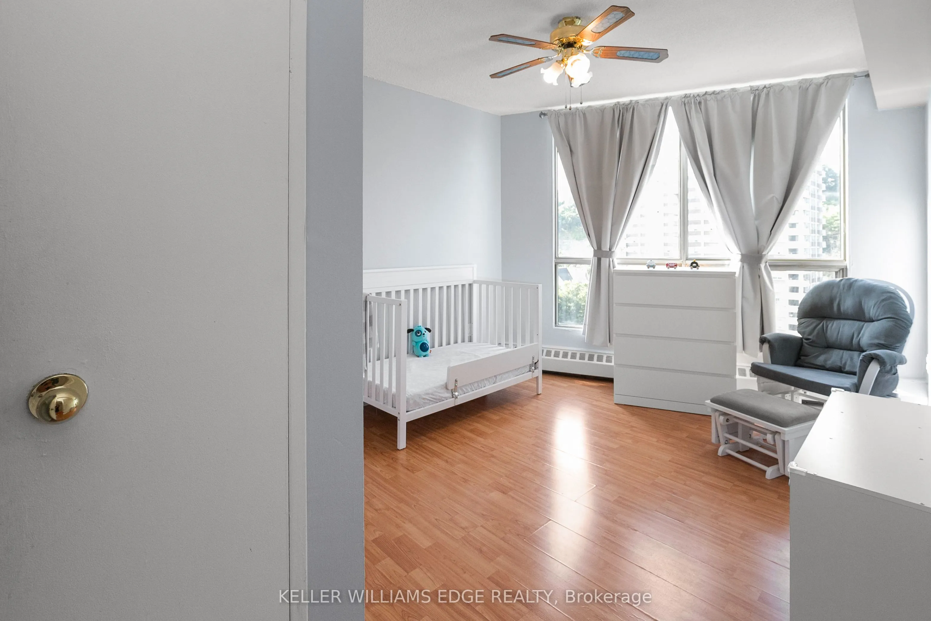 150 Charlton Avenue E, #2206