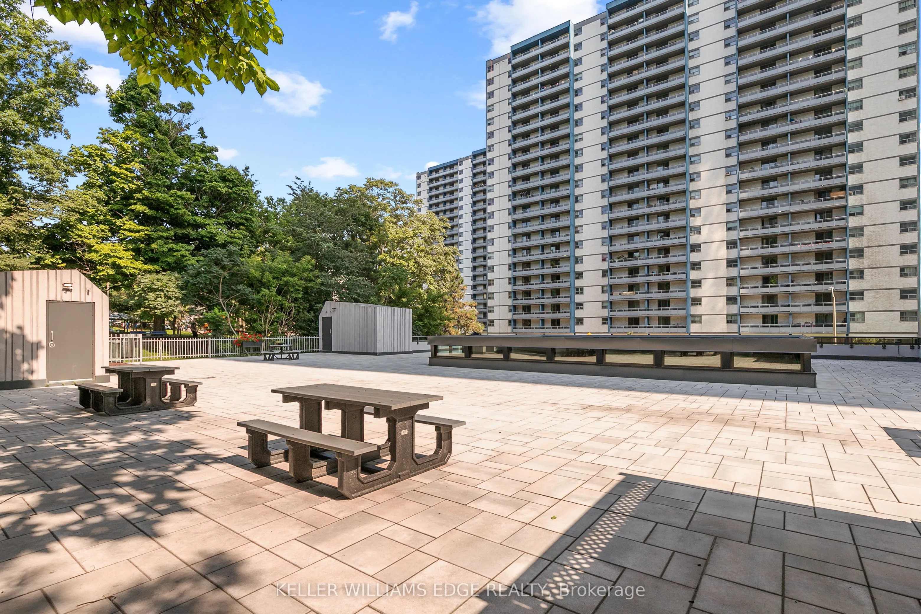 150 Charlton Avenue E, #2206