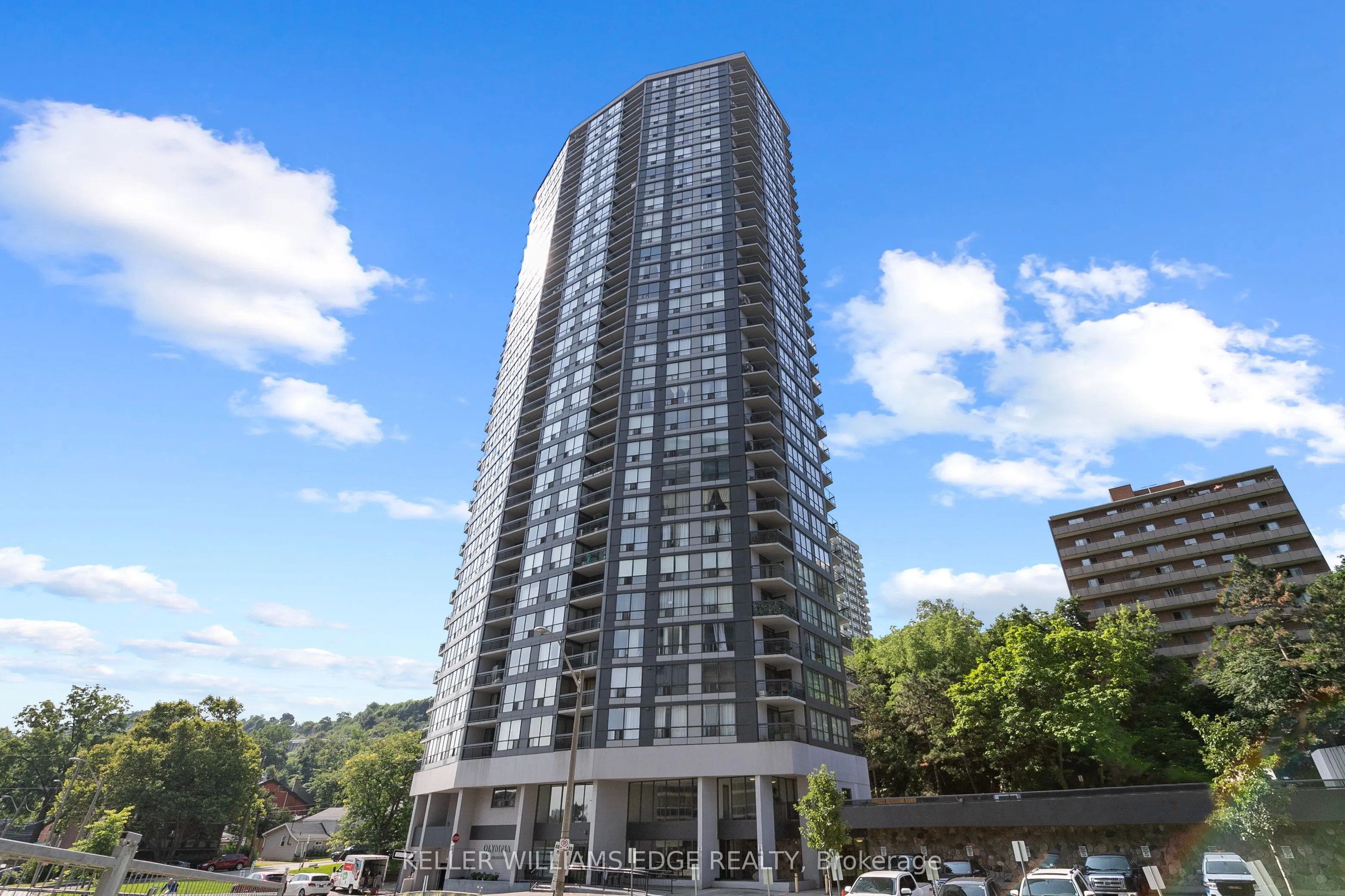 150 Charlton Avenue E, #2206