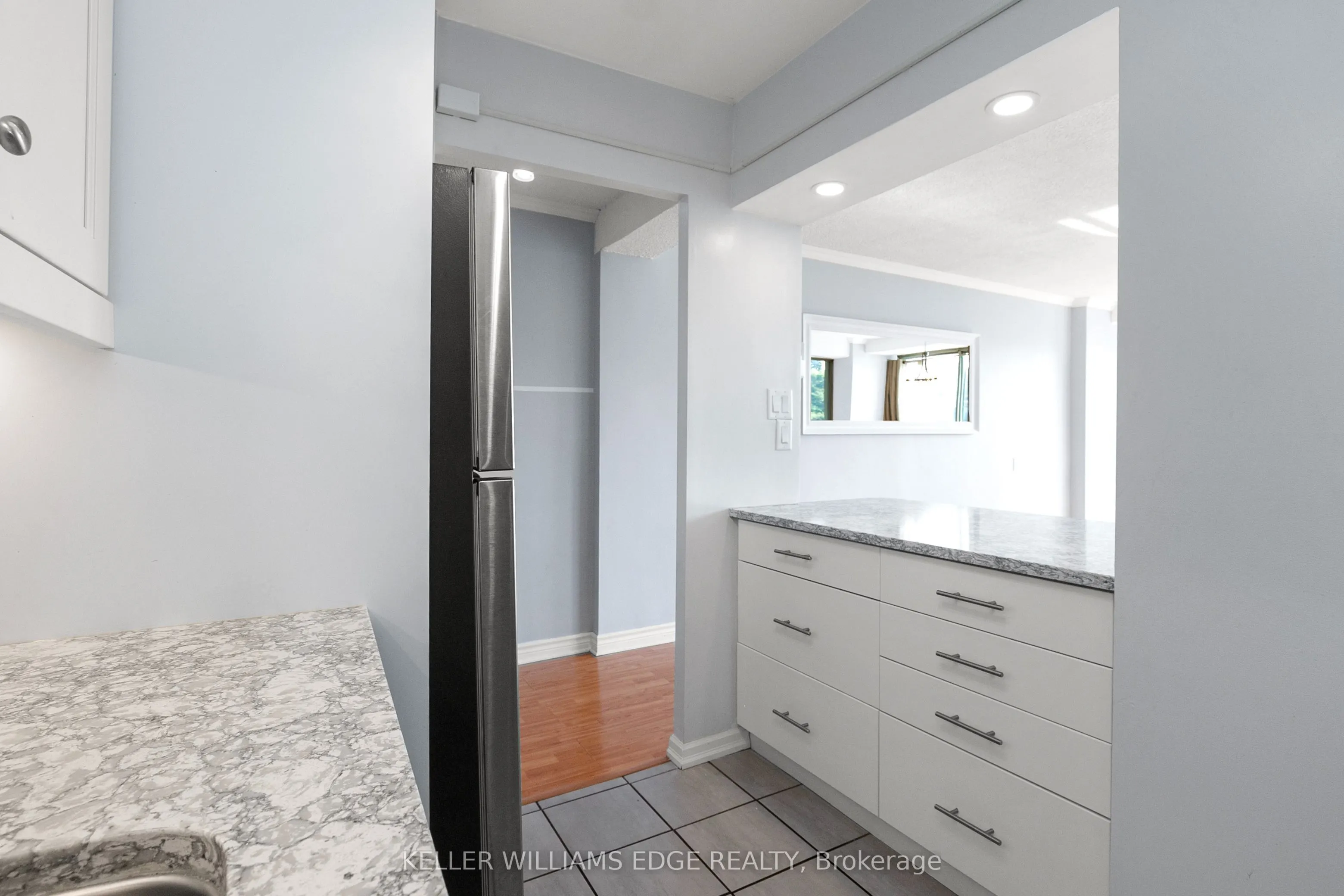 150 Charlton Avenue E, #2206