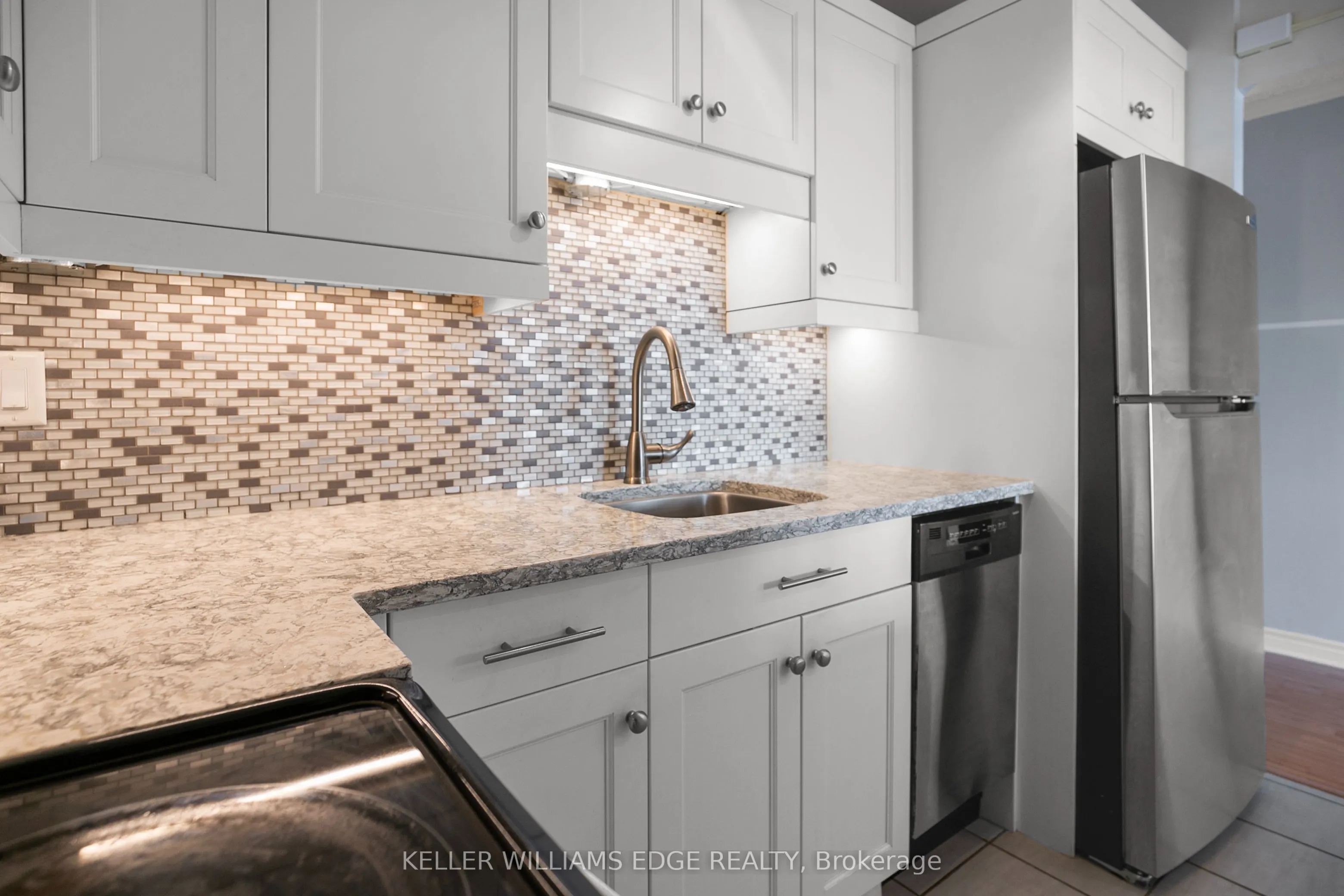 150 Charlton Avenue E, #2206