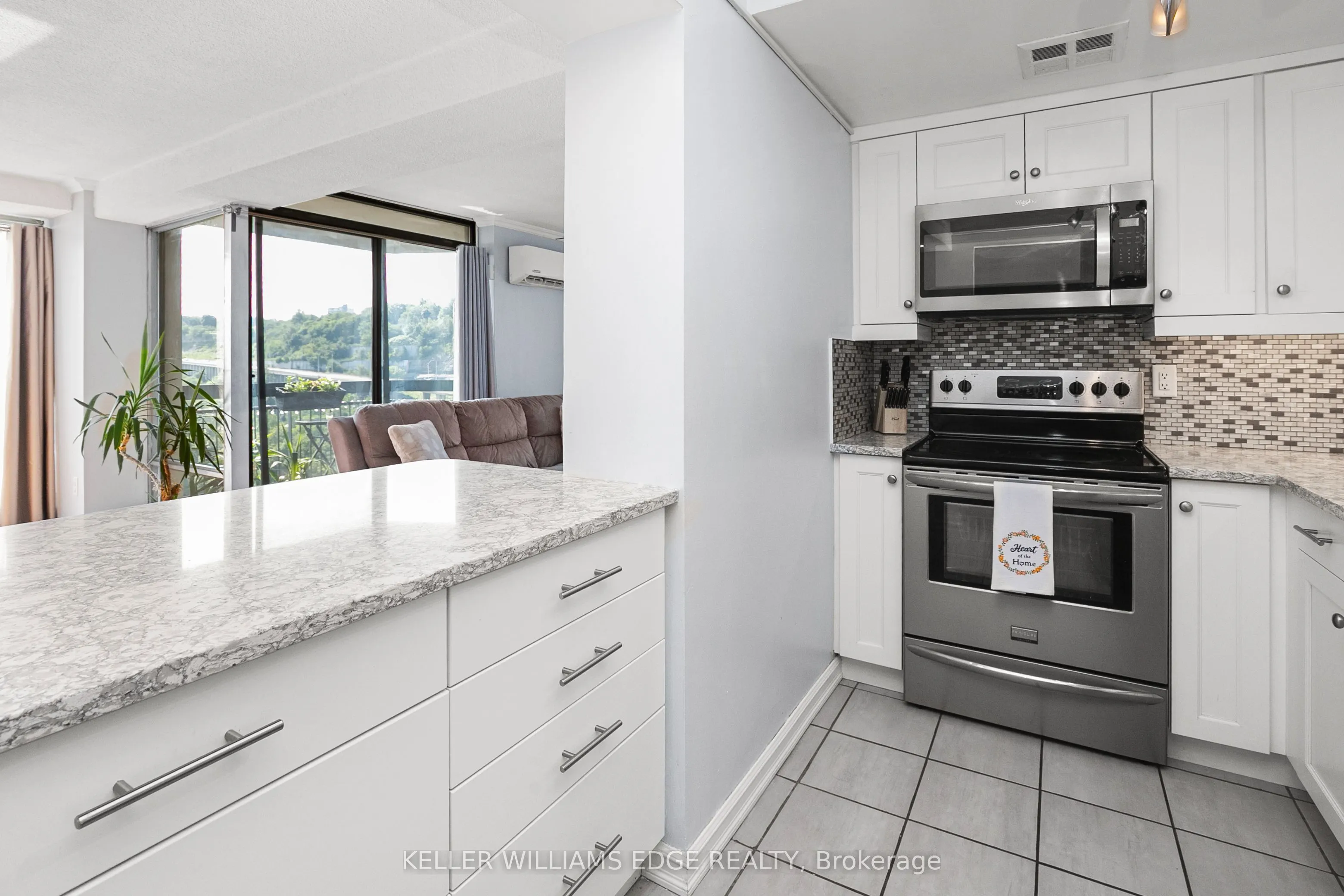 150 Charlton Avenue E, #2206